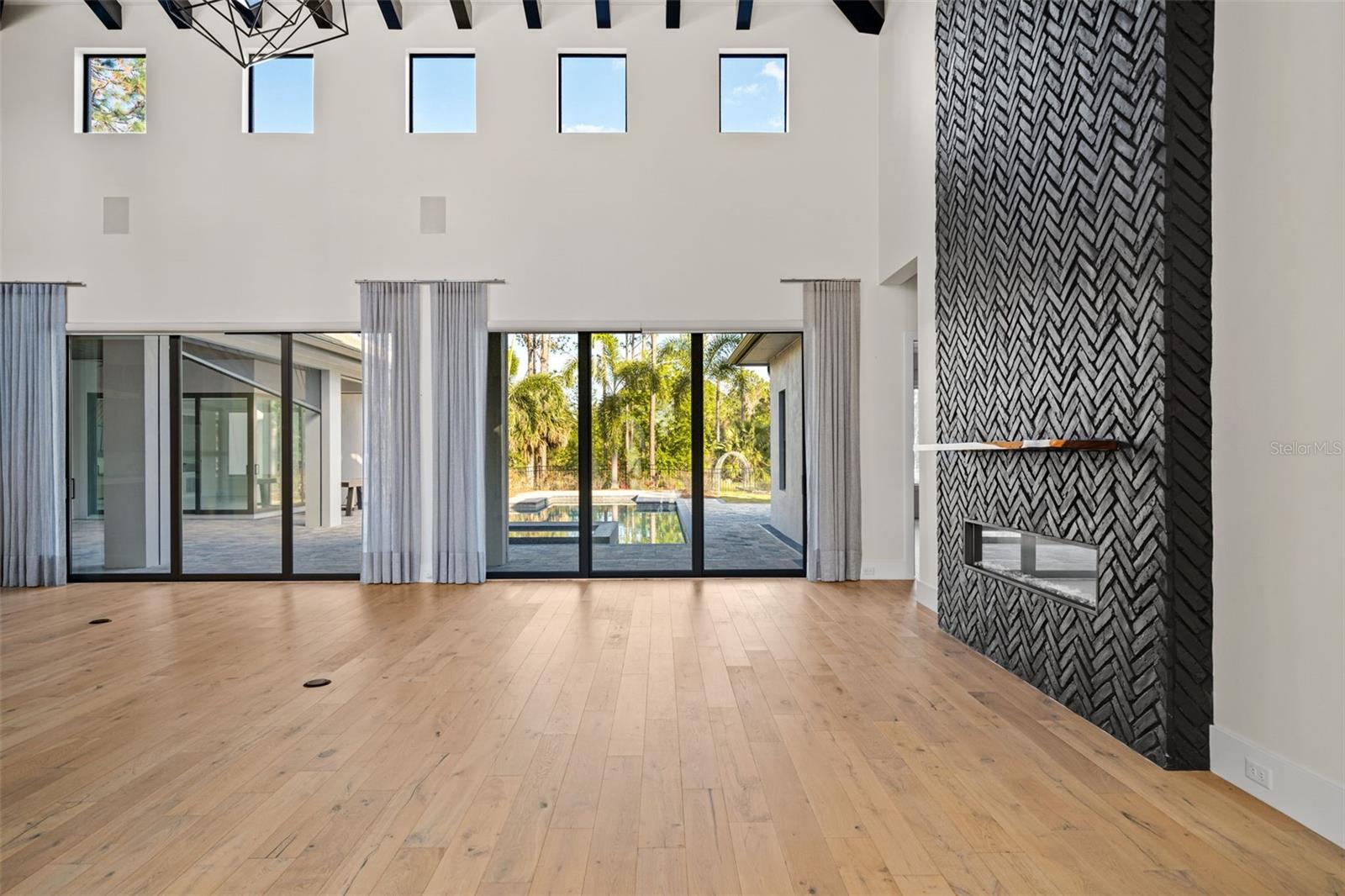 BELLA COLLINA - Residential