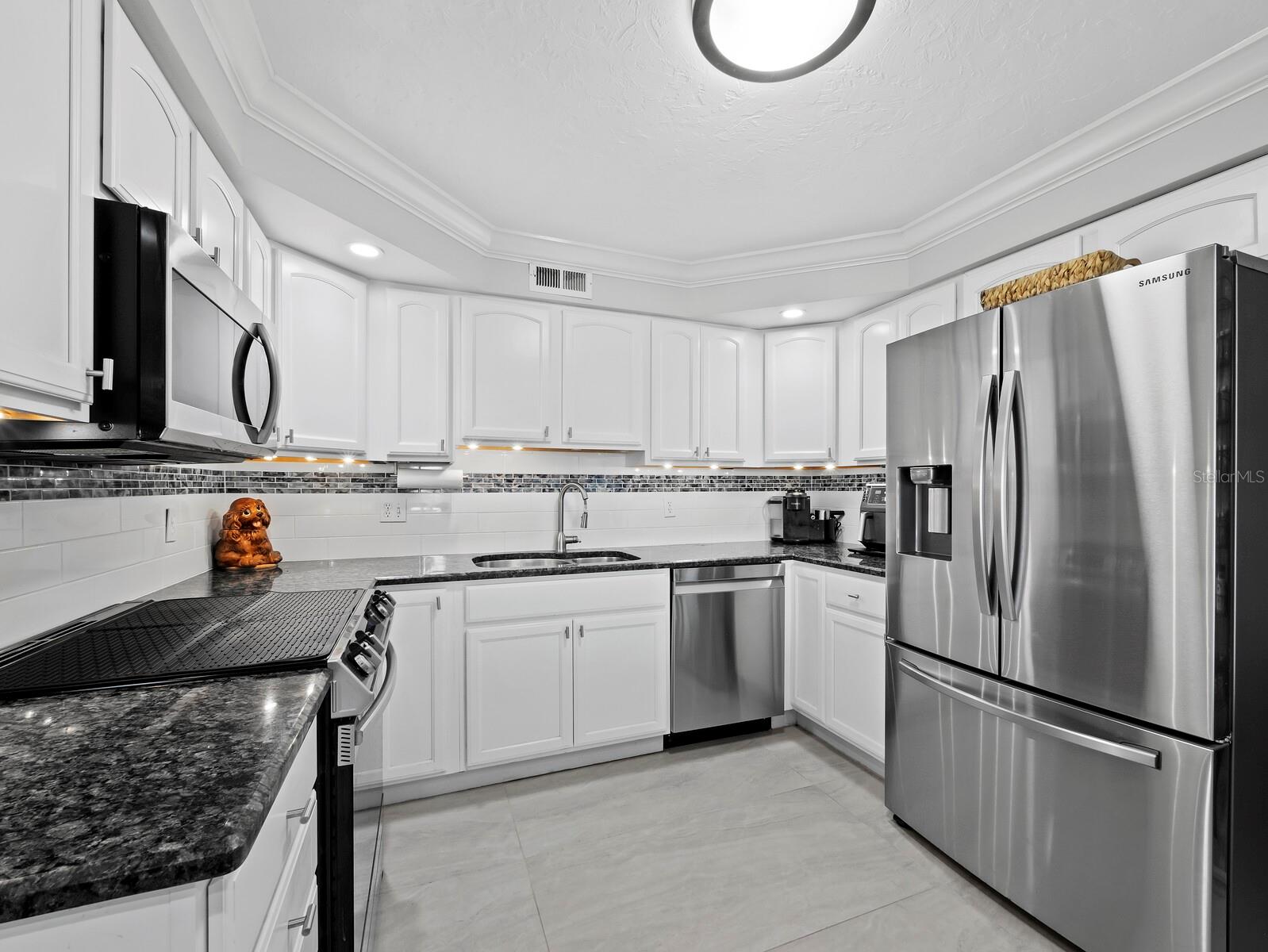 ISLANDER CLUB OF LONGBOAT - Residential