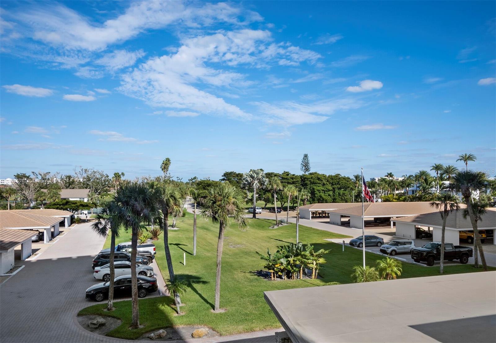 ISLANDER CLUB OF LONGBOAT - Residential