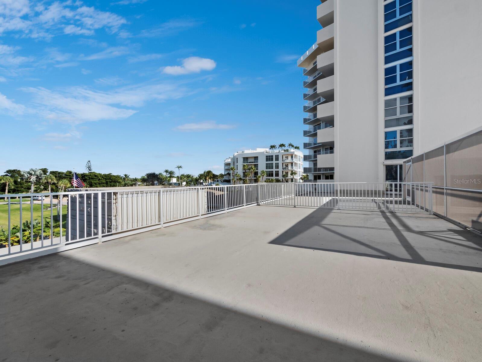 ISLANDER CLUB OF LONGBOAT - Residential