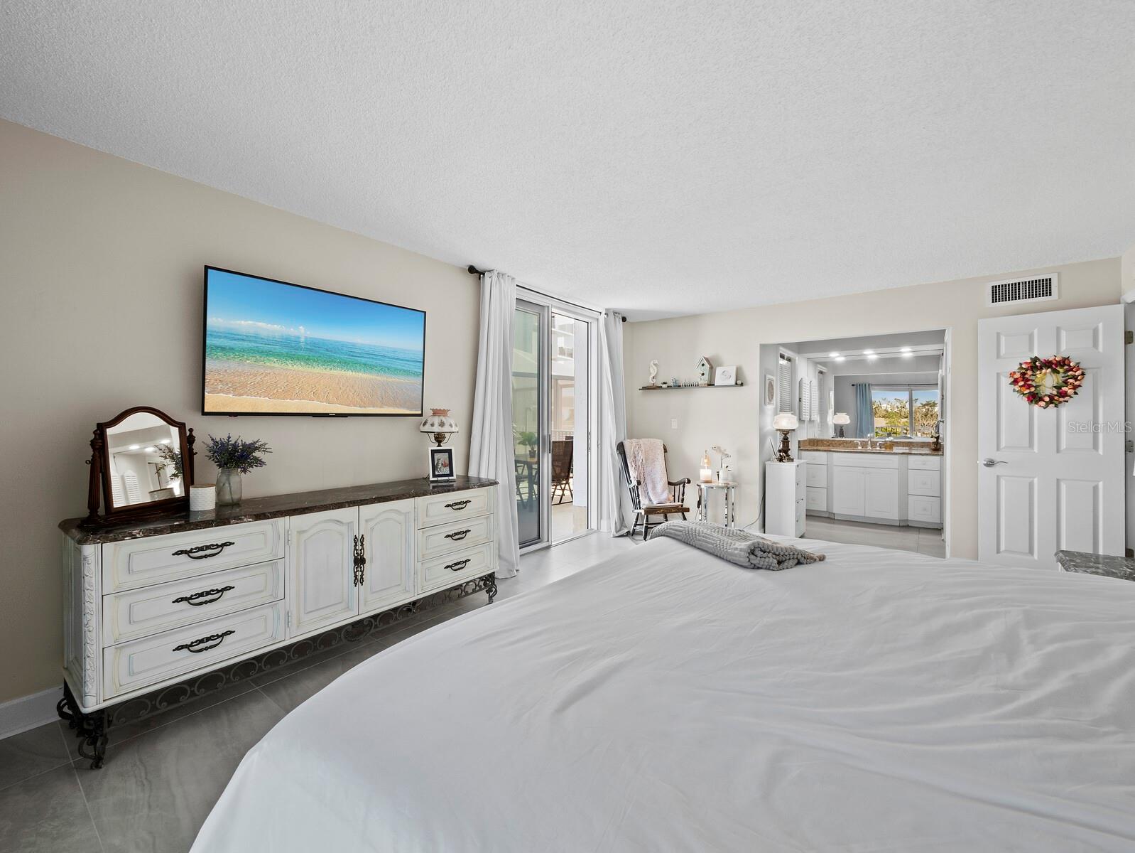 ISLANDER CLUB OF LONGBOAT - Residential