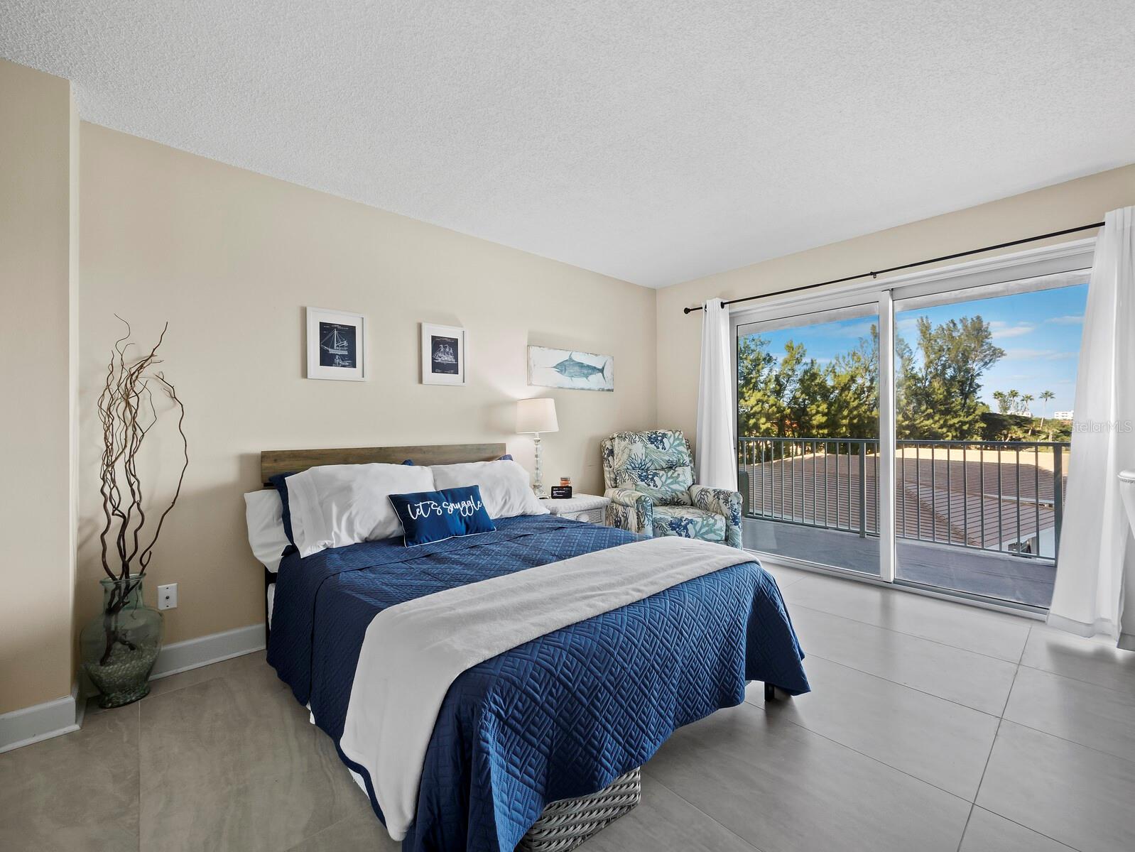 ISLANDER CLUB OF LONGBOAT - Residential