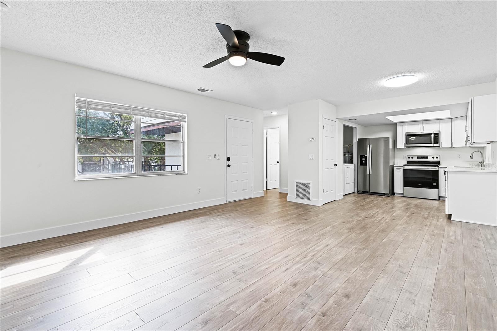 WINDTREE GARDENS CONDO PH 04 - Residential Lease