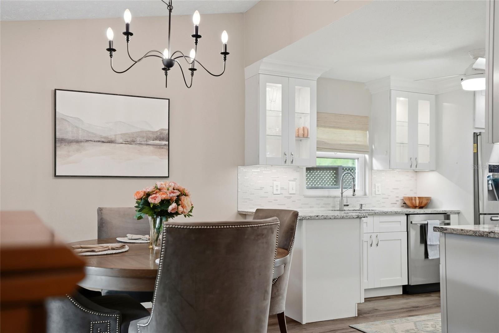 TROPICAL PINES - Residential