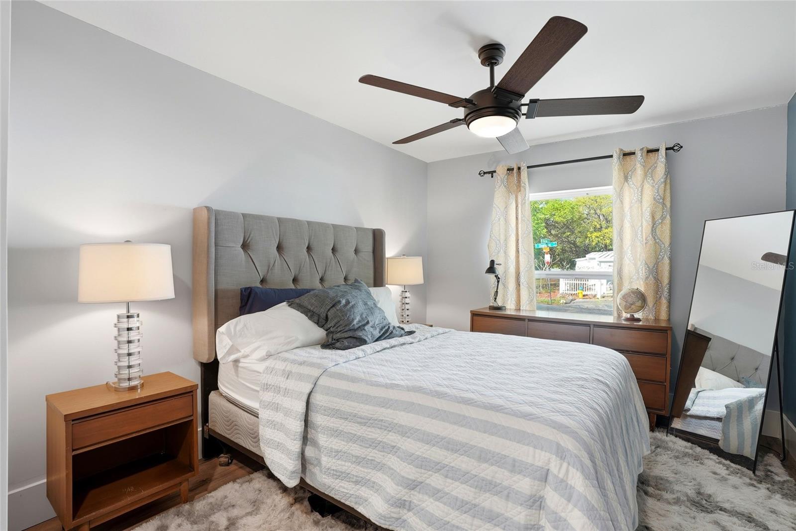 TROPICAL PINES - Residential