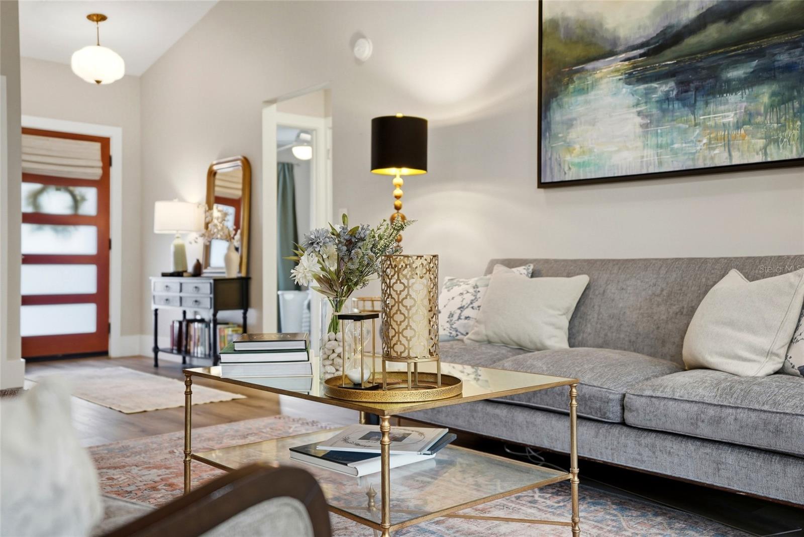 TROPICAL PINES - Residential