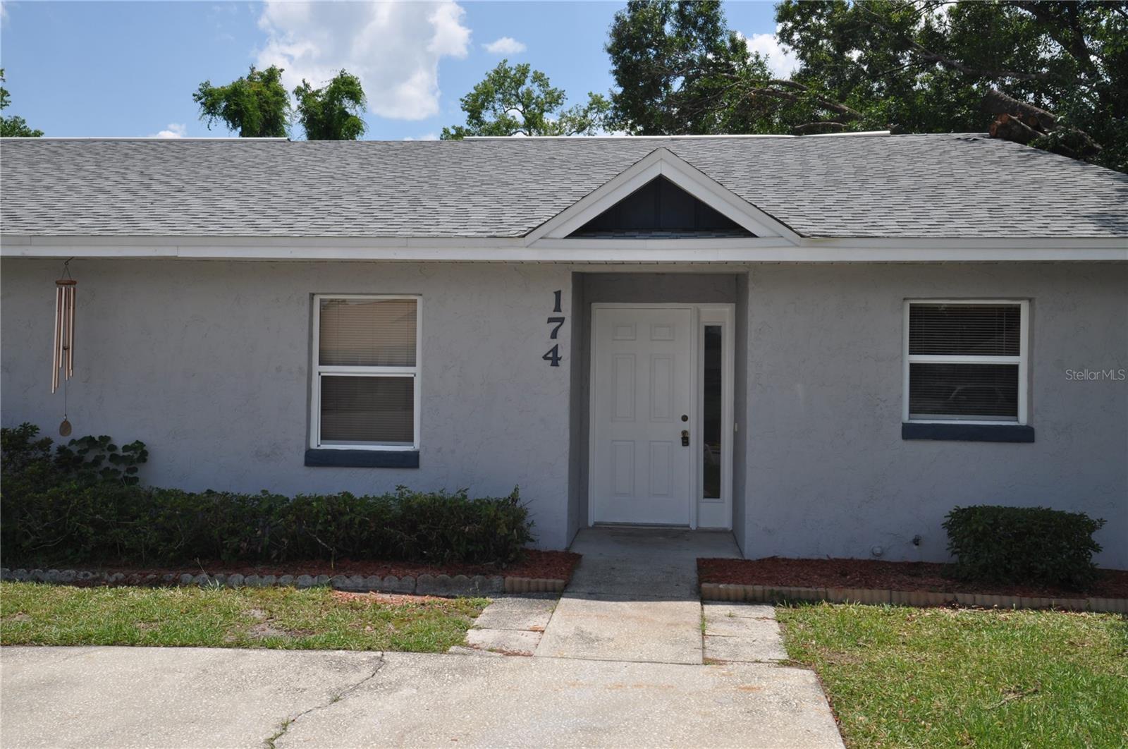 2/2 duplex in North Lakeland in Lake Gibson School Zone. Features all ceramic tile, ceiling fans, w/d hook-ups, and screened rear porch. Applications subject to rental history, credit check, and verification of income. No trampolines and no pools.