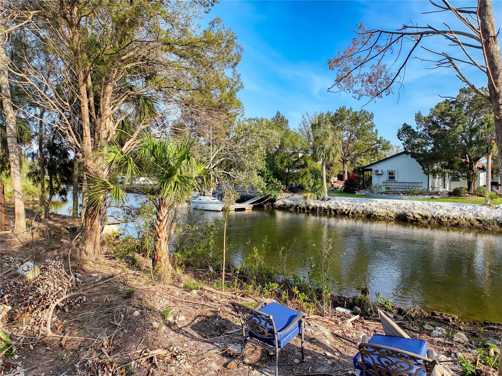 DRIFTWOOD ISLES - Land