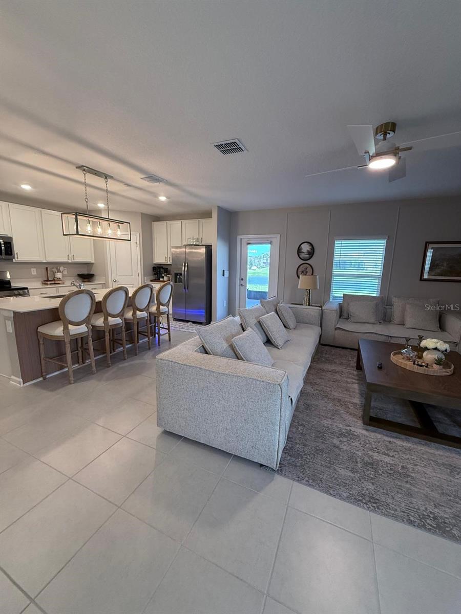 WESTVIEW 40S - Residential Lease