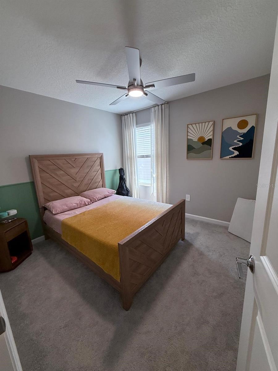 WESTVIEW 40S - Residential Lease