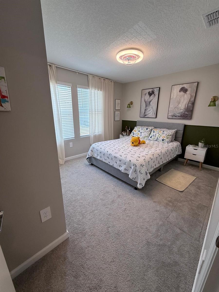 WESTVIEW 40S - Residential Lease