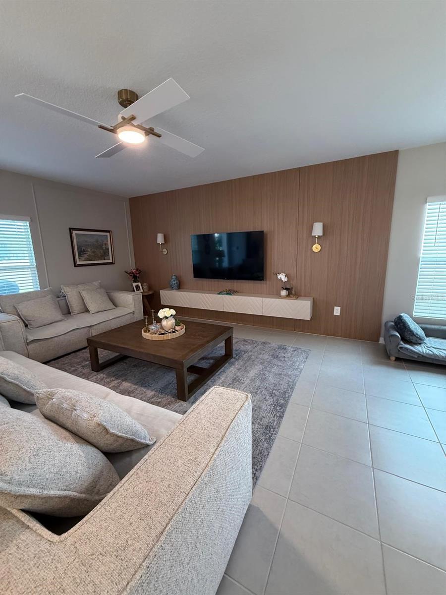 WESTVIEW 40S - Residential Lease
