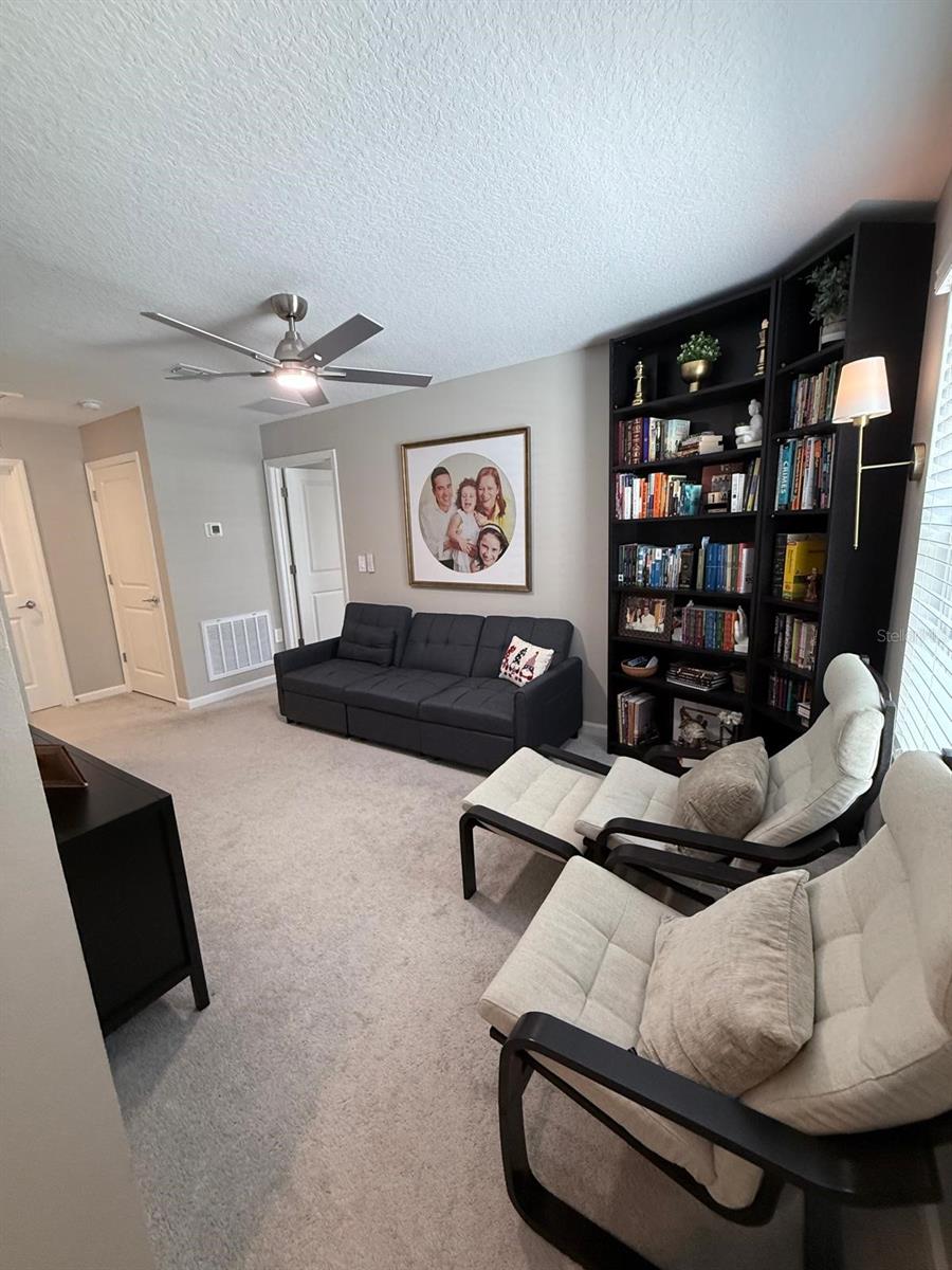 WESTVIEW 40S - Residential Lease