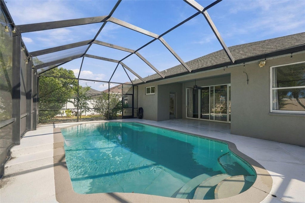 Photo of 4006 30th Lane E, Bradenton, FL 34208 (MLS # A4710061)