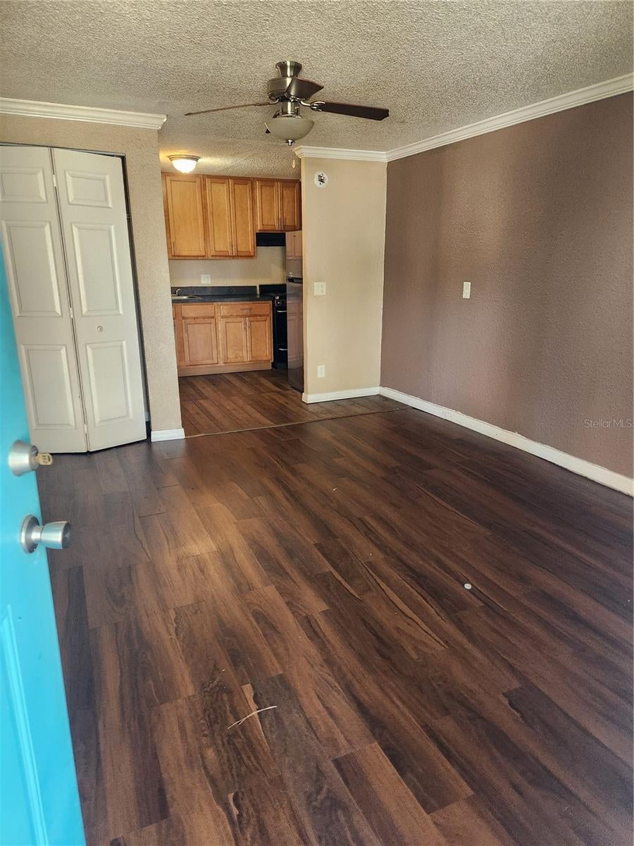 5901 BRYCE LANE 5911
