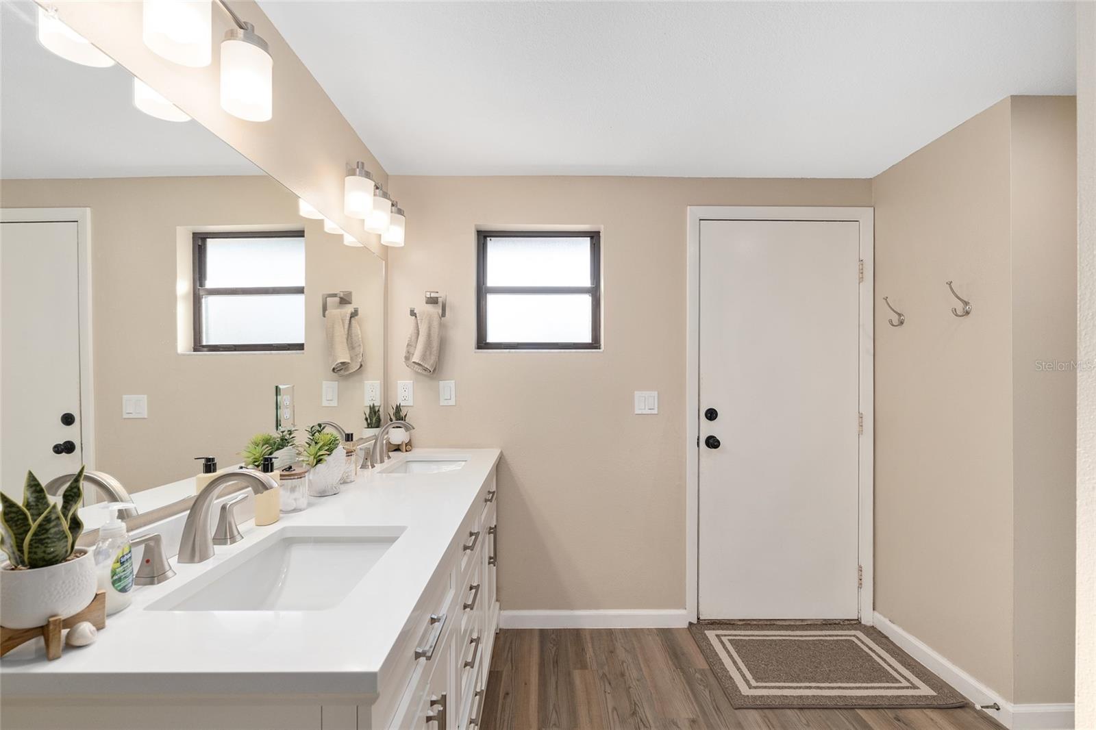 LOS HAVEN - Residential