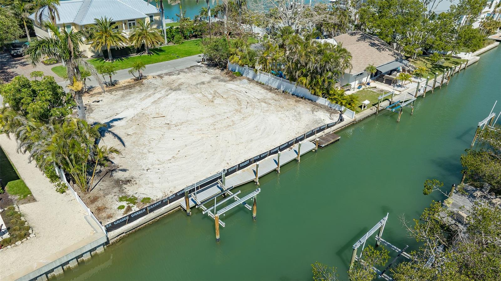 SLEEPY LAGOON PARK - Land