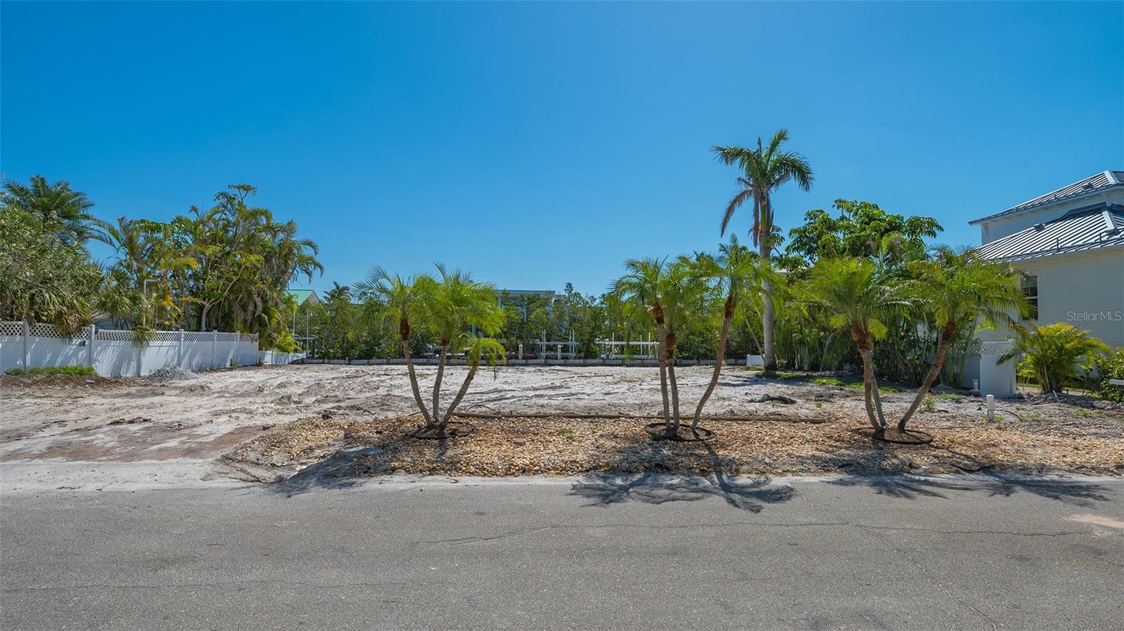 SLEEPY LAGOON PARK - Land