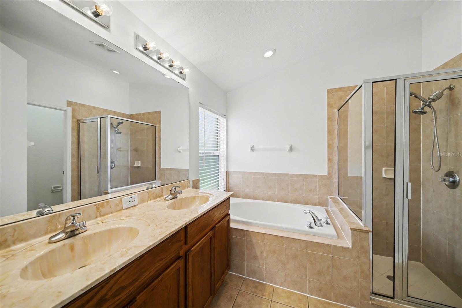 COUNTRY WALK INCREMENT F PH 01 - Residential