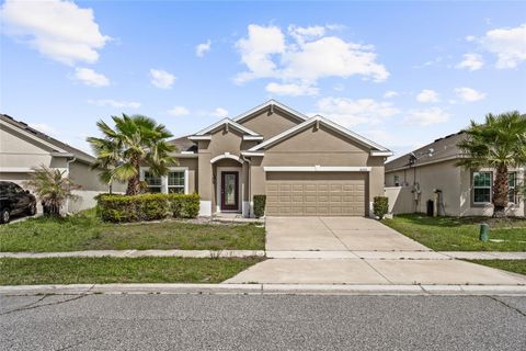 Photo of 12315 Sawgrass Prairie Loop, Orlando, FL 32824 (MLS # S5146104)