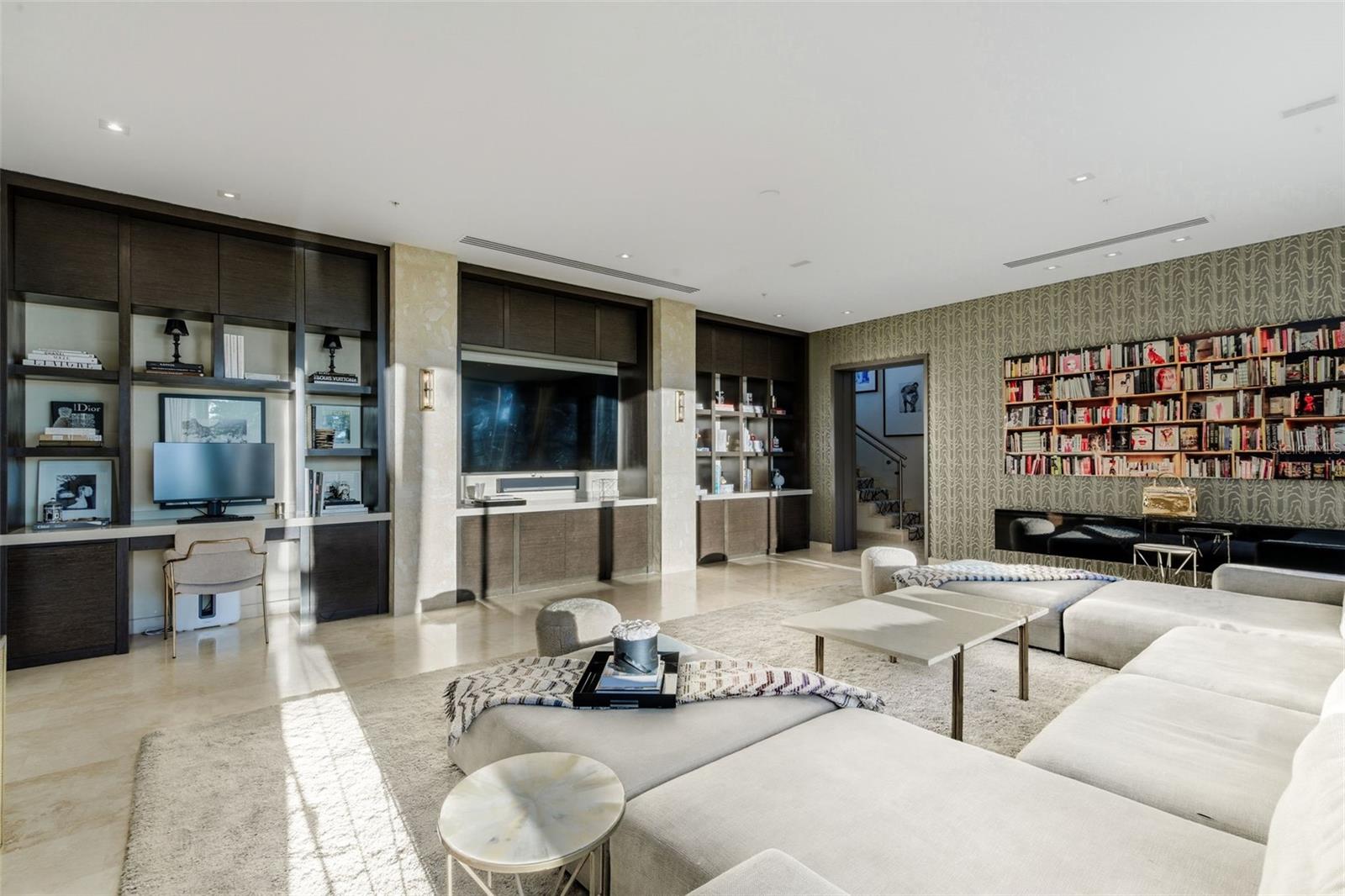 EAST BEACH - Residential