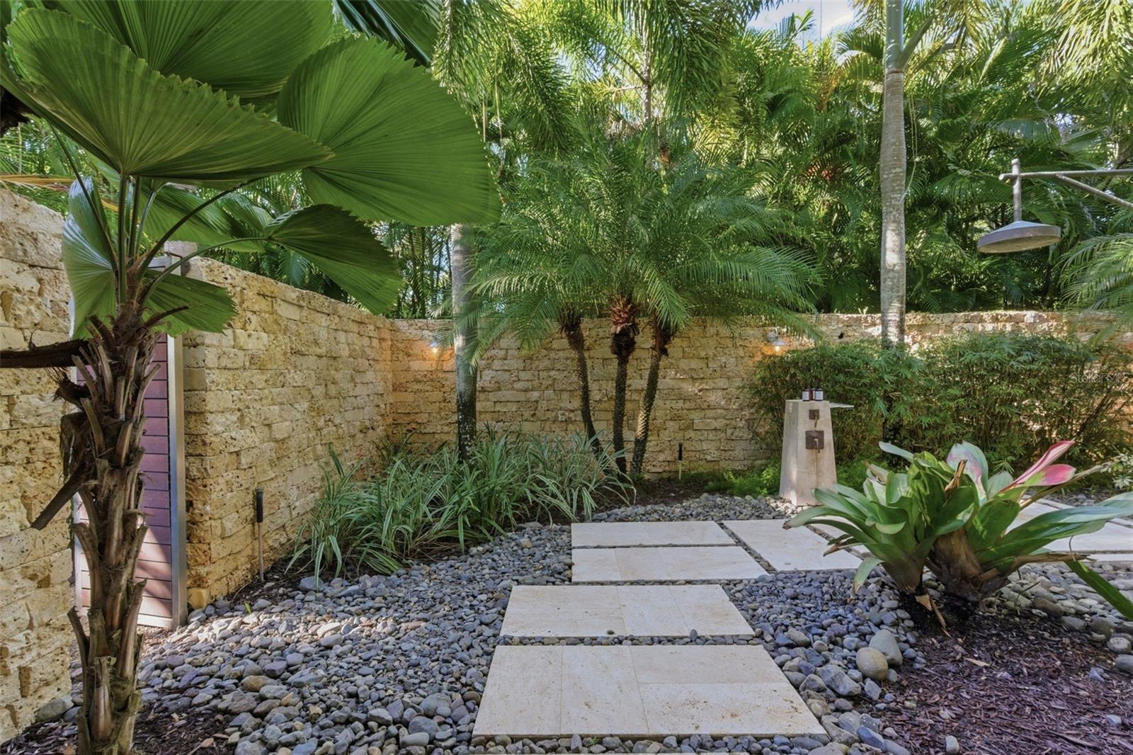 EAST BEACH - Residential