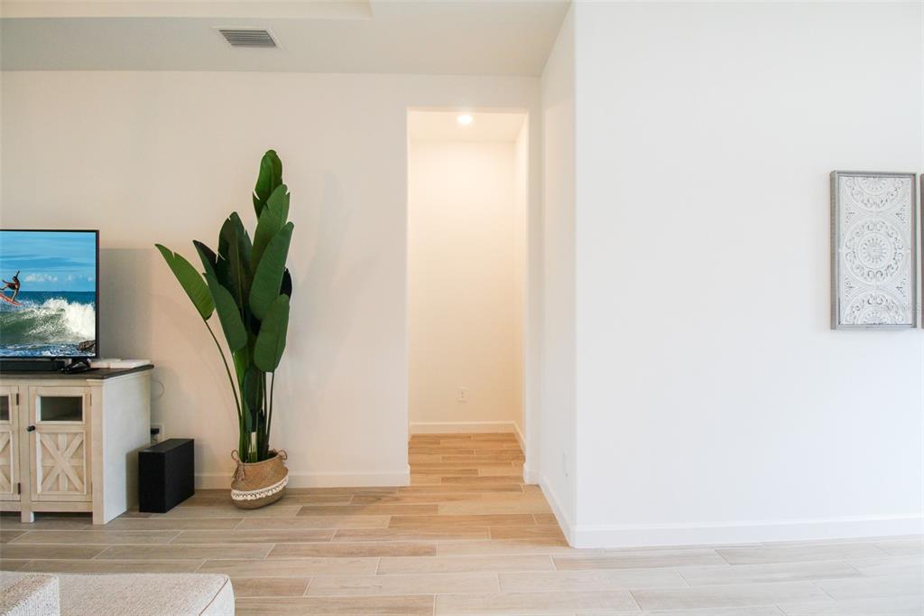 LORRAINE LAKES PH I - Residential Lease