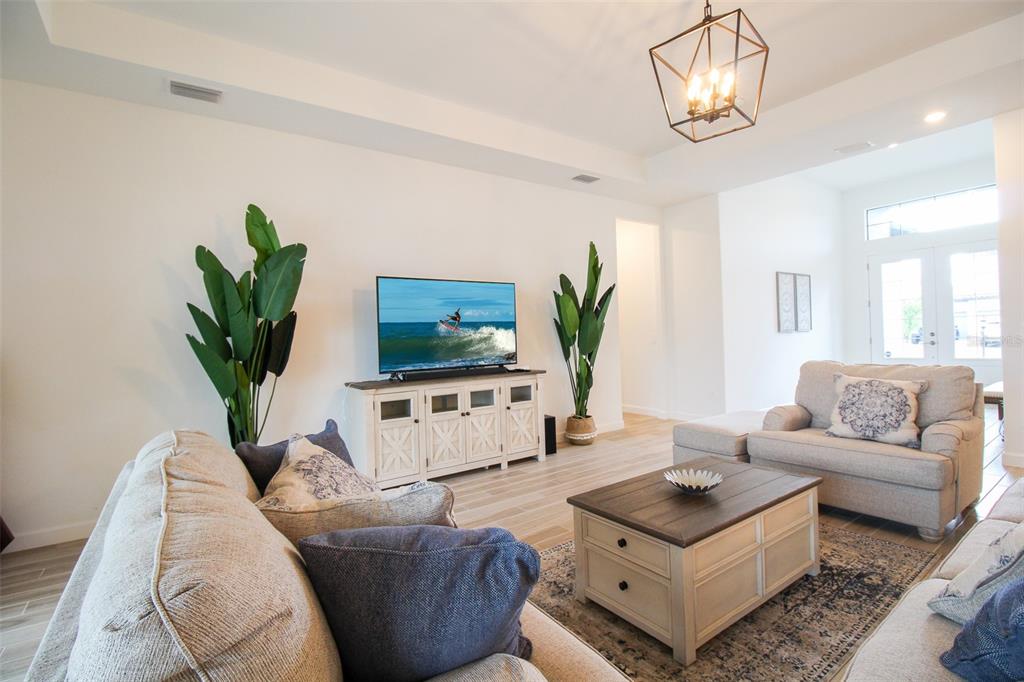 LORRAINE LAKES PH I - Residential Lease
