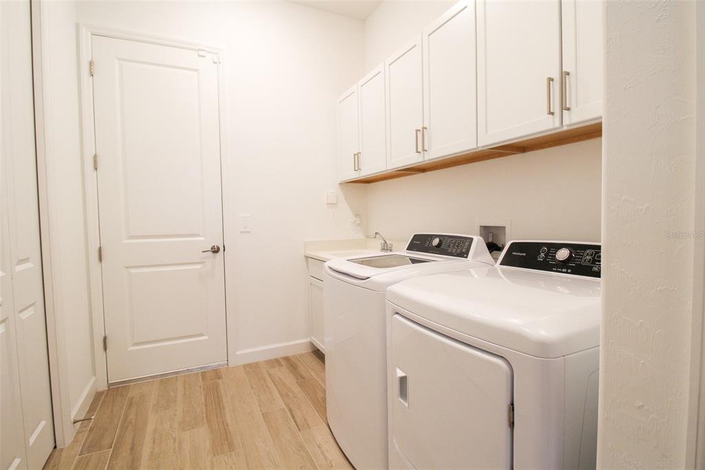 LORRAINE LAKES PH I - Residential Lease