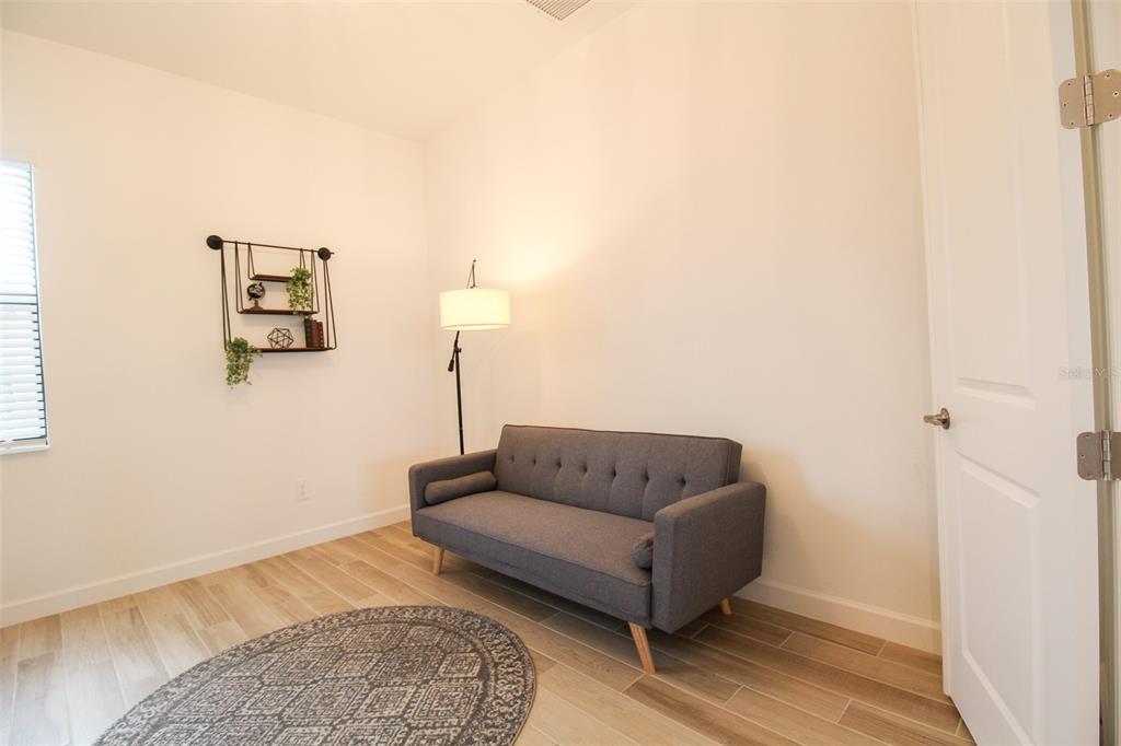 LORRAINE LAKES PH I - Residential Lease
