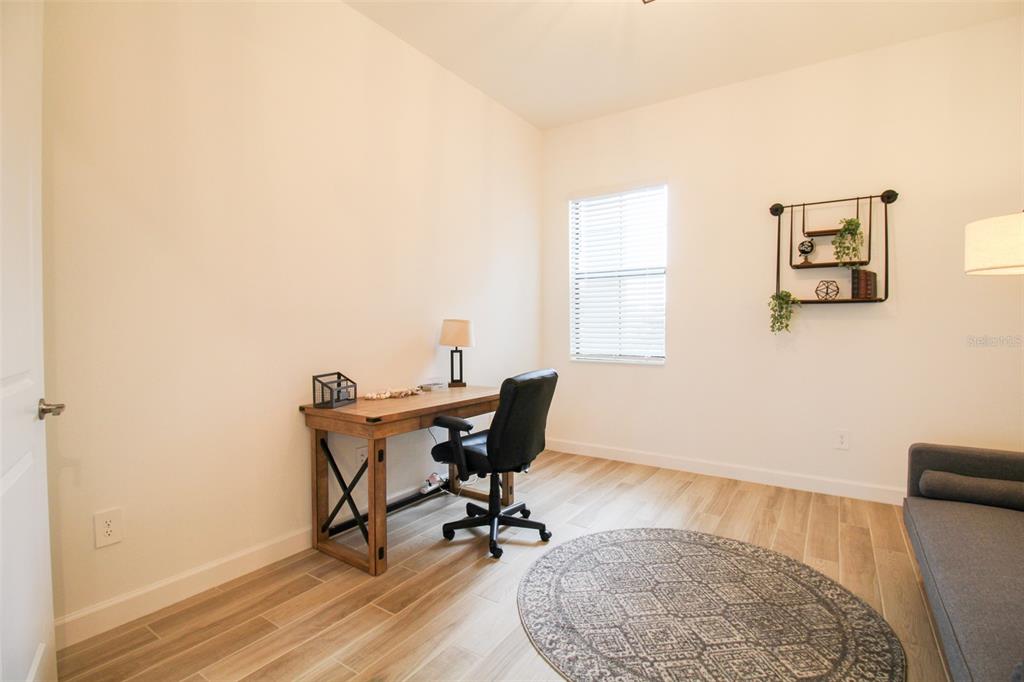 LORRAINE LAKES PH I - Residential Lease