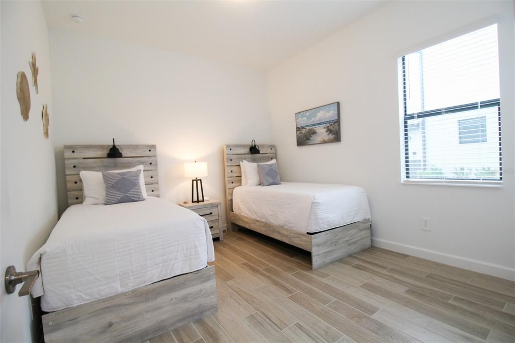 LORRAINE LAKES PH I - Residential Lease