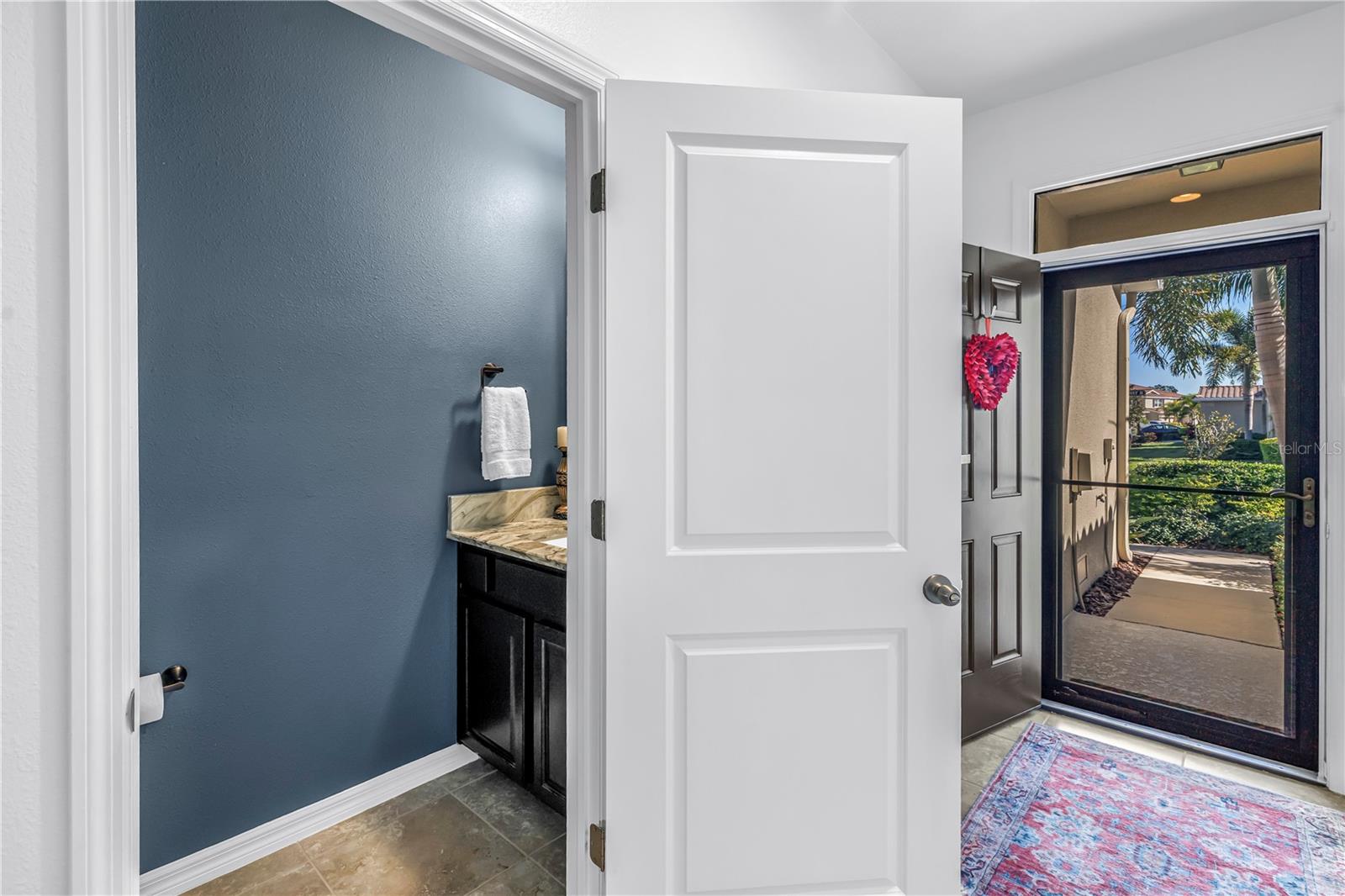 COLONNADE - Residential