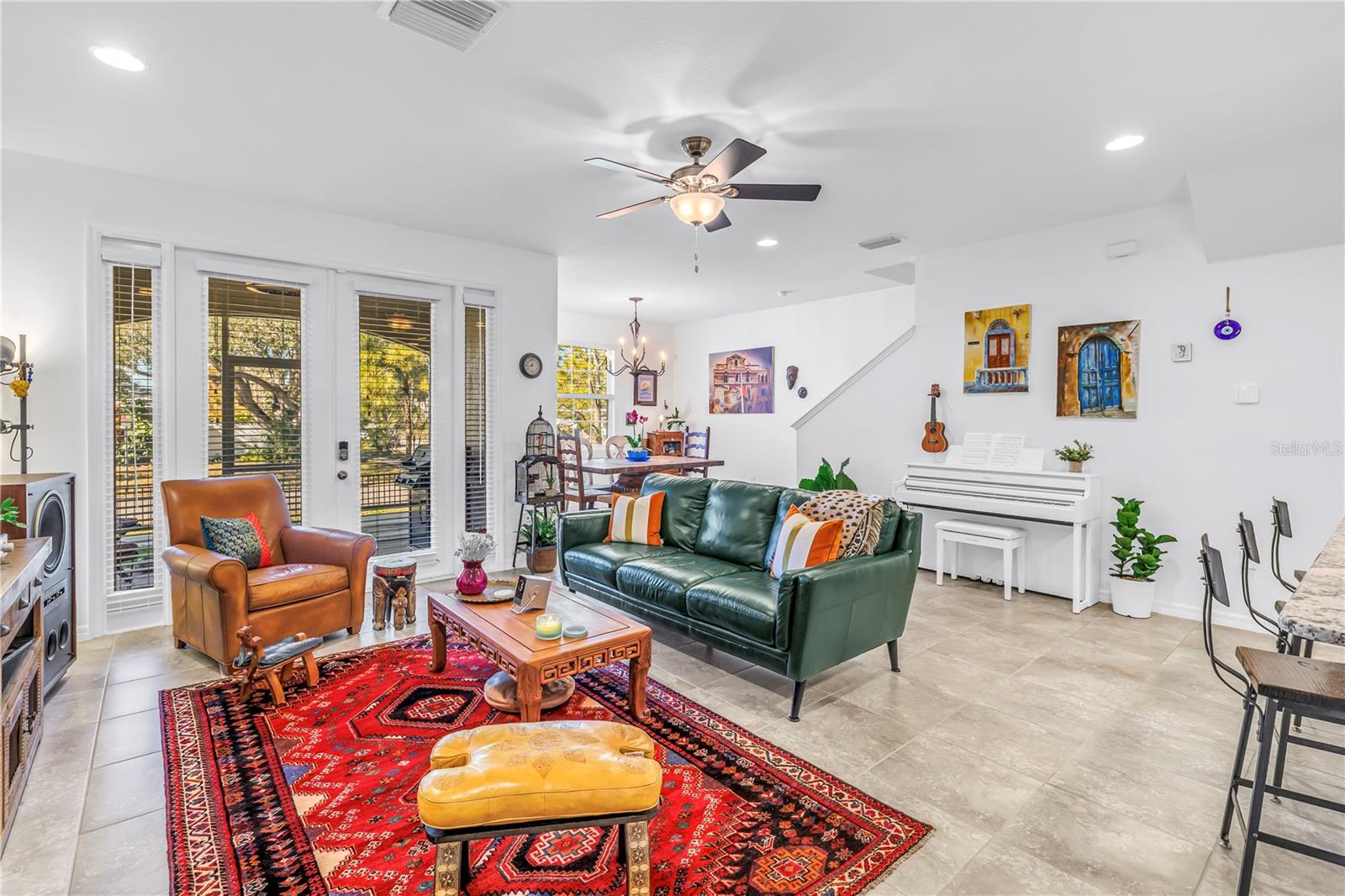 COLONNADE - Residential