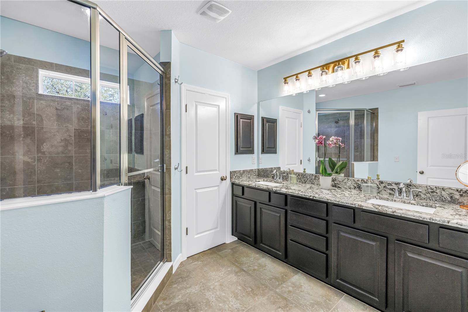 COLONNADE - Residential