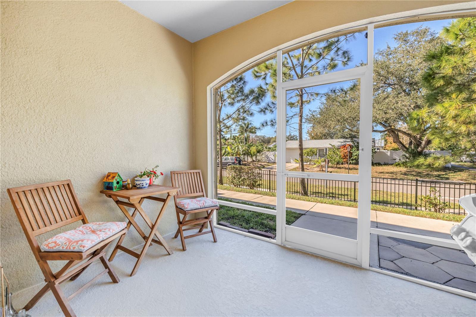 COLONNADE - Residential