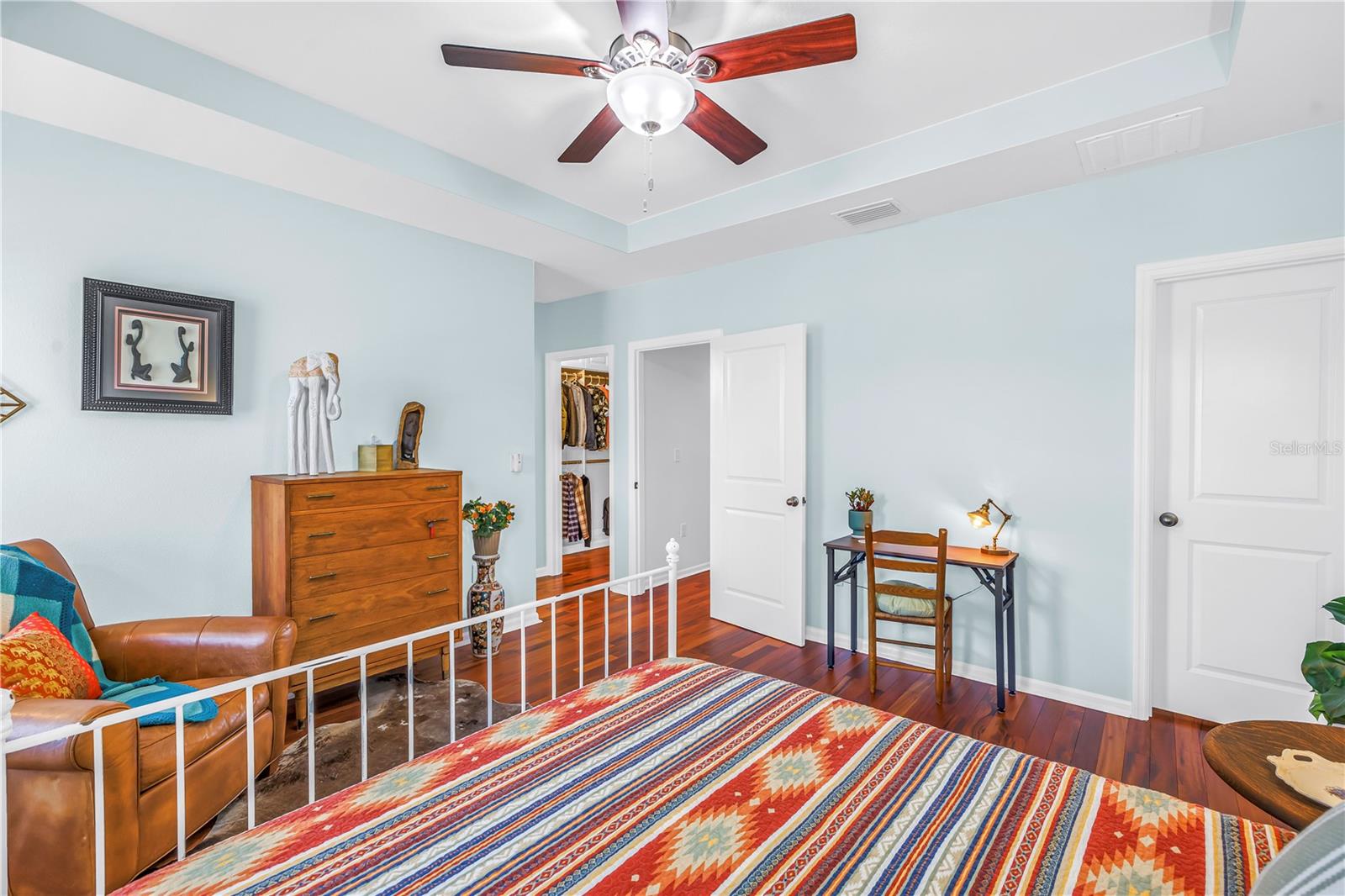 COLONNADE - Residential