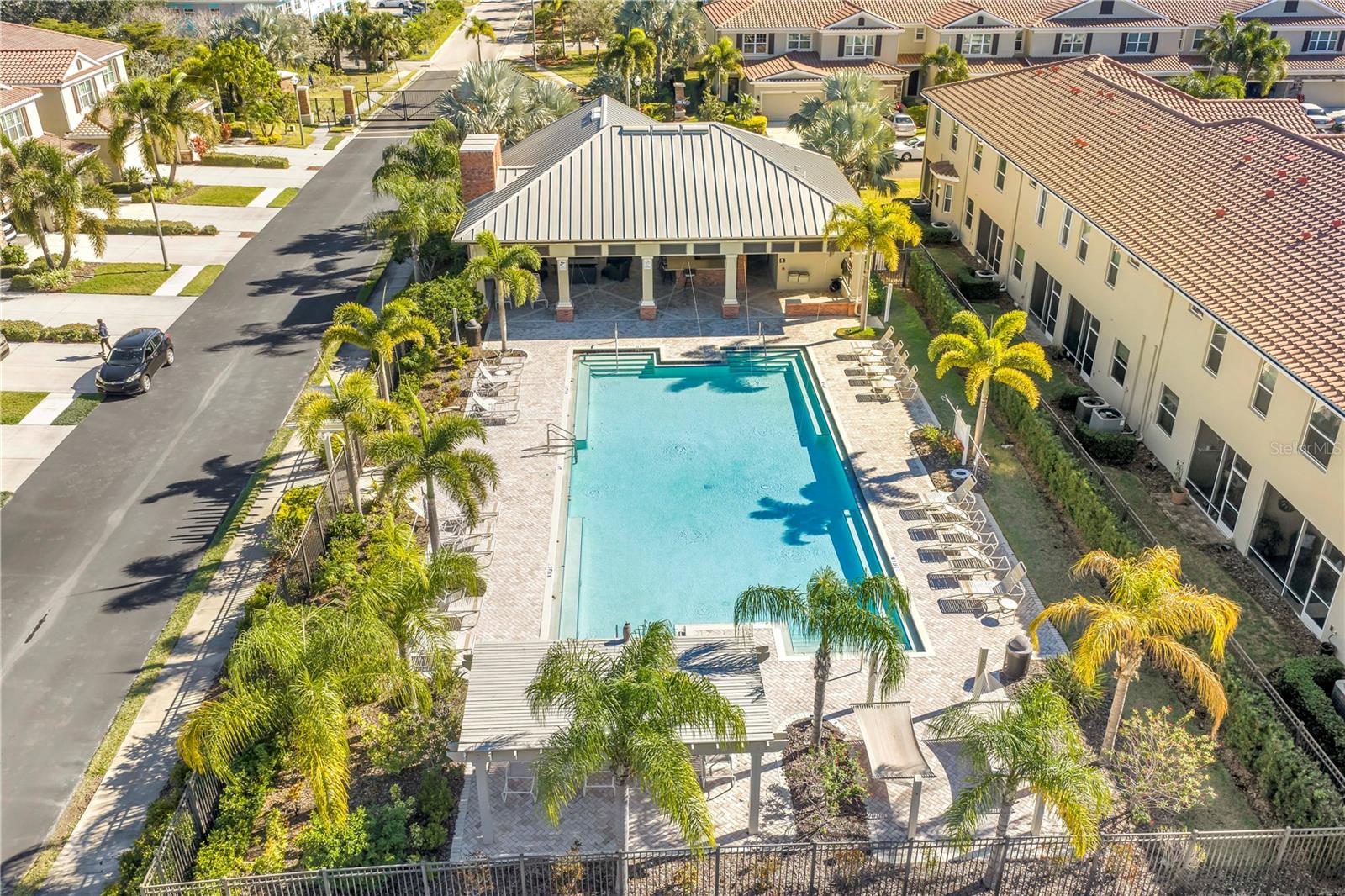 COLONNADE - Residential