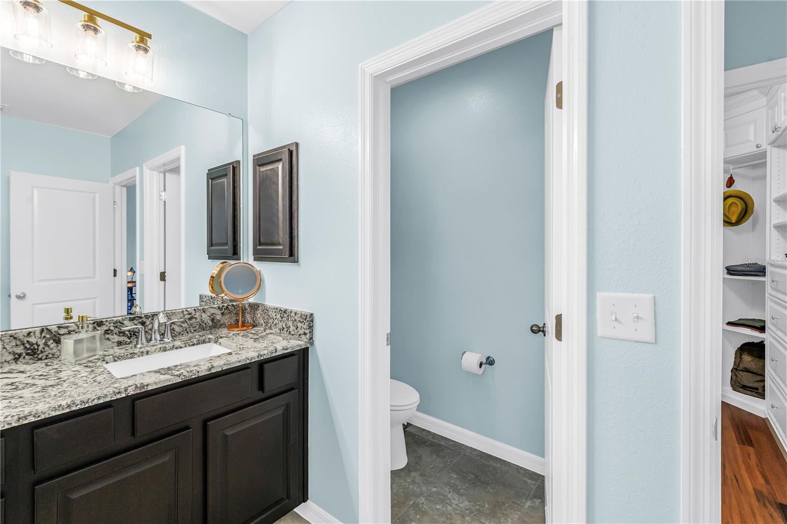 COLONNADE - Residential