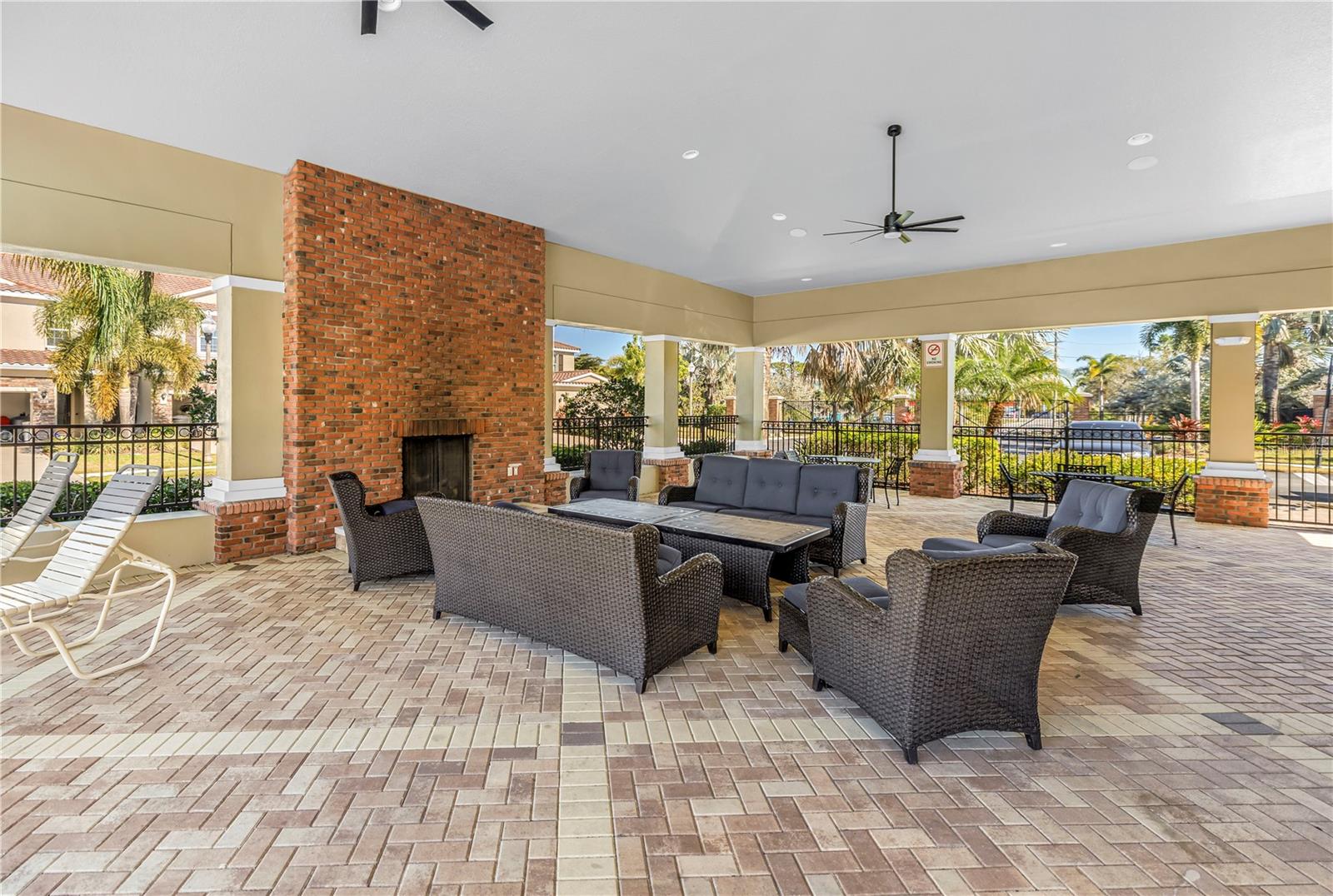 COLONNADE - Residential