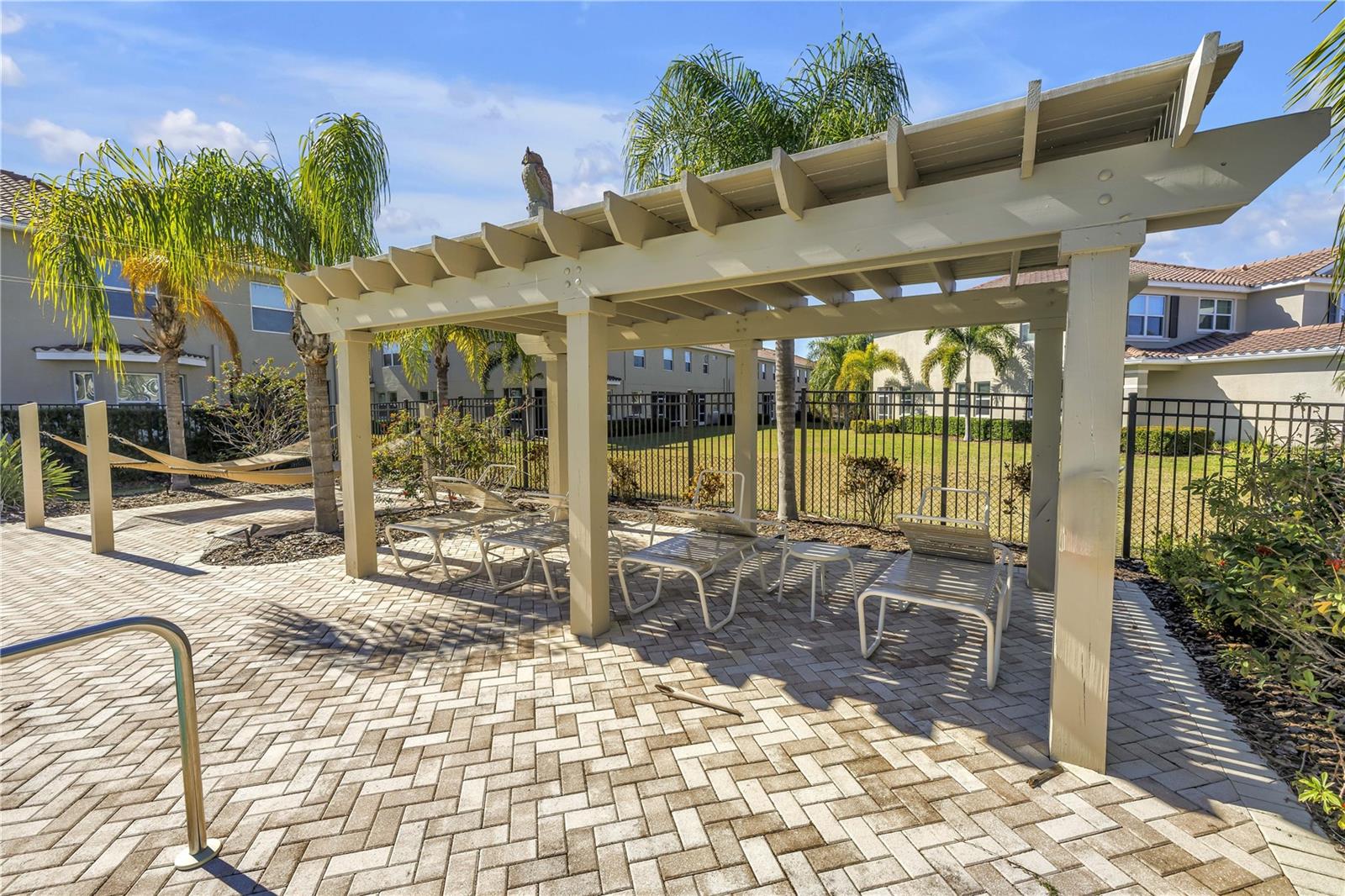 COLONNADE - Residential