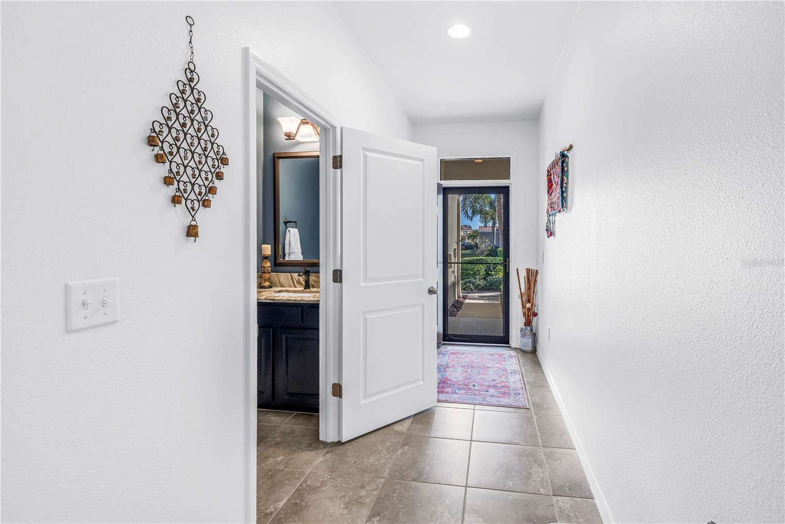 COLONNADE - Residential