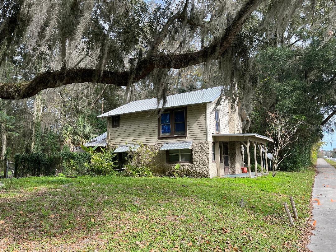 ACT NOW ( +/- 20 acres )
(Development Opportunity)(Existing Cash Flow). . Location Location !!! Go to Google Earth to see how close to University Of Florida, UF Health Complexes, VA Hospitals, UF Sport Complexes Foot Ball , Track ect. The Arts. 20+/- Acres Prime Property, Close to UF and I 75 and 441, fantastic potential.> Sale also includes two free standing rental Properties. Sold as is . ( Sale also includes tax parcel #'s 07263-000-000 and 07251-017-000)Zoning is R-1A ,BP,BR (+/- 20 acres) (Bring all offers) Thank You