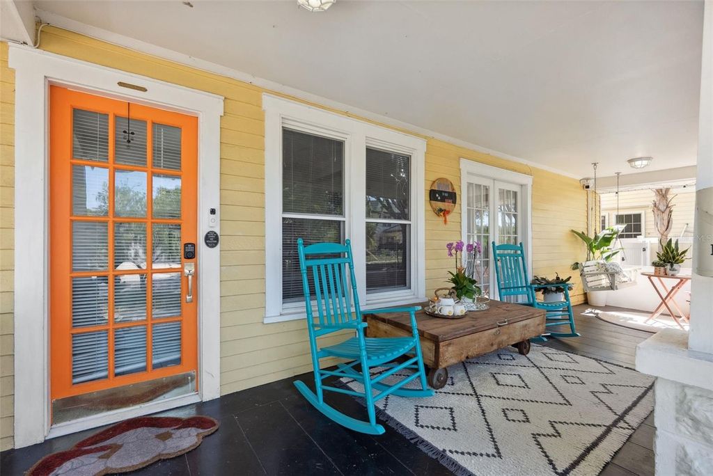 Photo of 920 16th Avenue N, St Petersburg, FL 33704 (MLS # TB8380319)