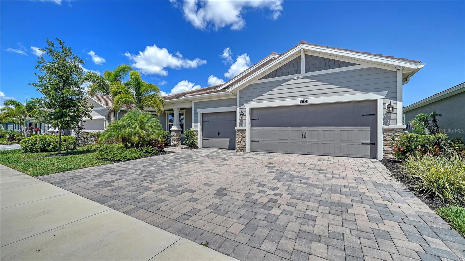 5793 LONG SHORE LOOP