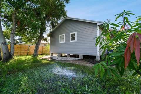 A home in PALMETTO