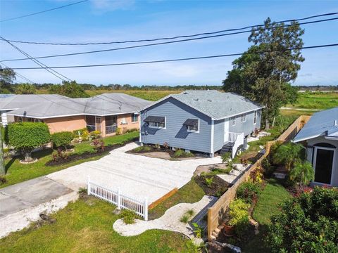 A home in PALMETTO