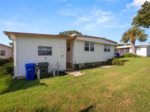 A home in LAKELAND