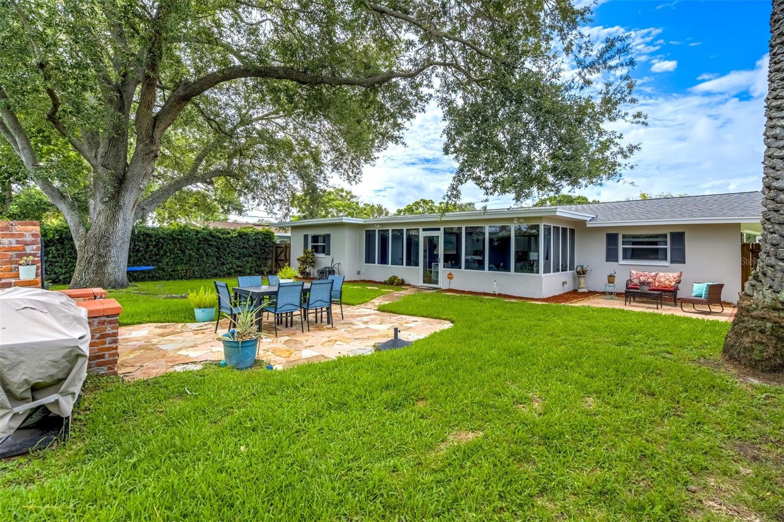 1636 LEISURE DRIVE
