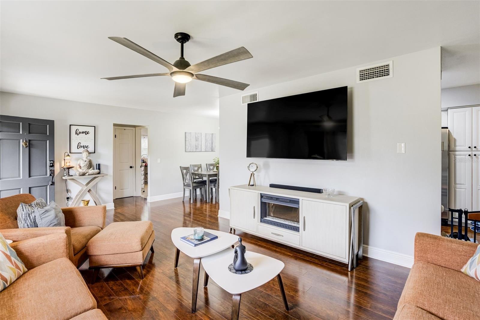 1636 LEISURE DRIVE
